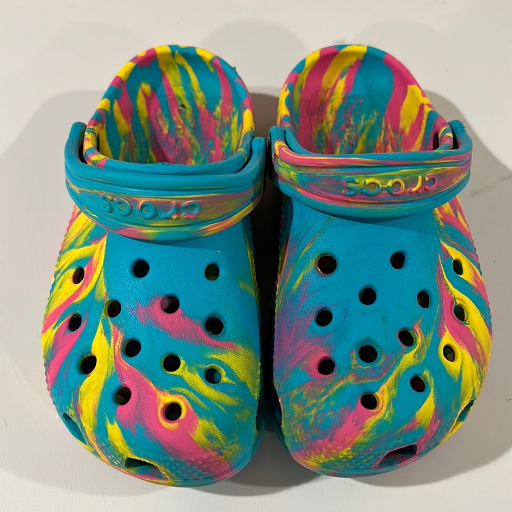 Crocs size 11